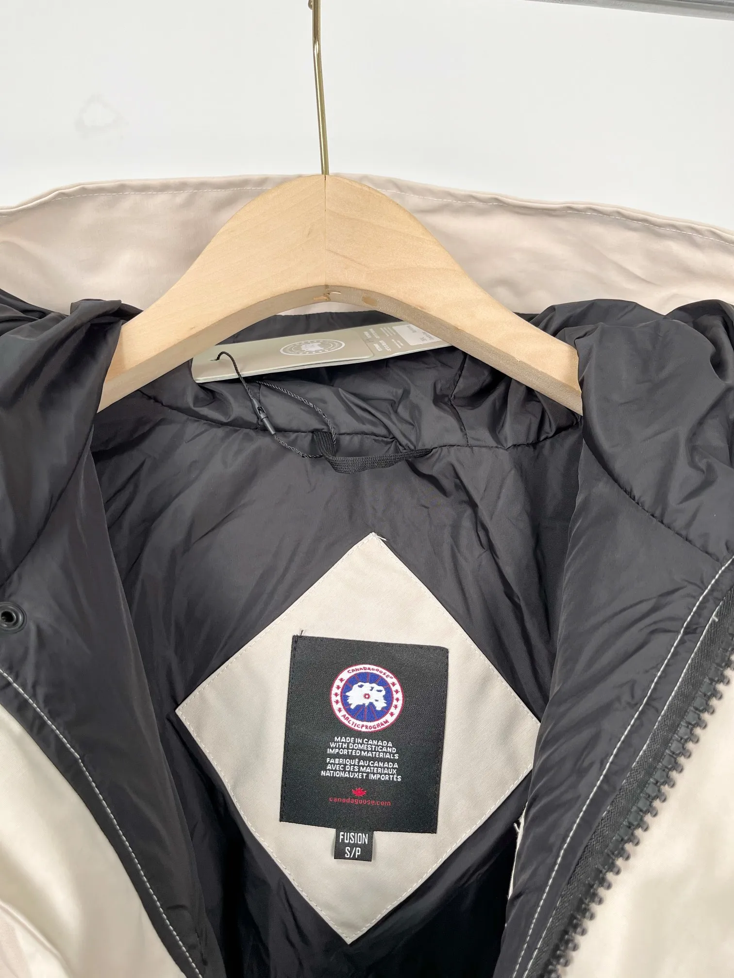 P580 𝐂𝐚𝐧𝐚𝐝𝐚 𝐠𝐨𝐨𝐬𝐞丨Canada Goose 17 down jackets Size: S-XXL